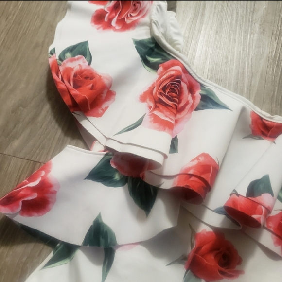 WeWoreWhat Stella One Piece - Picture 12 of 13